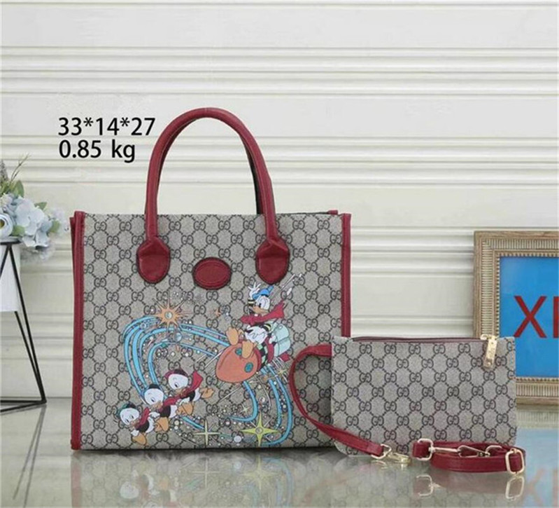 Latest 33cm Women Designers Handbags Crossbody Bags 2021 Summer Gradient Color Large-capacity Mommy Shopping Bag Fashion Tote Shoulder Purse ON THE high quality, S15
Latest 33cm Women Designers Handbags Crossbody Bags 2021 Summer Gradient Color Large-capacity Mommy Shopping Bag Fashion Tote Shoulder Purse ON THE high quality, S15