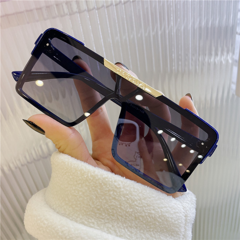 2021 Hong Kong European style polarized one-piece frame box big face slim sunglasses
2021 Hong Kong European style polarized one-piece frame box big face slim sunglasses