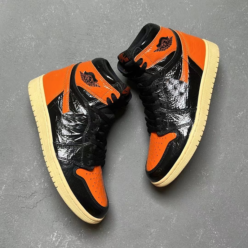 Designer basketball Shoes high cut outdoor sports men training running shoes Sneakers 575441-028 with original box, Packing box
Designer basketball Shoes high cut outdoor sports men training running shoes Sneakers 575441-028 with original box, Packing box