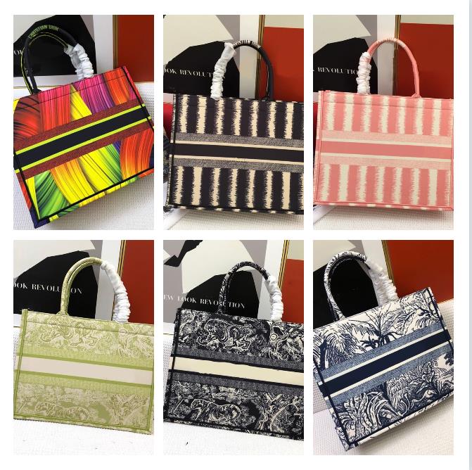 Top Quality Luxurys Tote Fashion Canvas Handbag Designers Woman Shoulder Bag With Multicolor Embroidery Retro Holiday Style Large Capacity Shopping Bags 42CM, Extra costs
Top Quality Luxurys Tote Fashion Canvas Handbag Designers Woman Shoulder Bag With Multicolor Embroidery Retro Holiday Style Large Capacity Shopping Bags 42CM, Extra costs