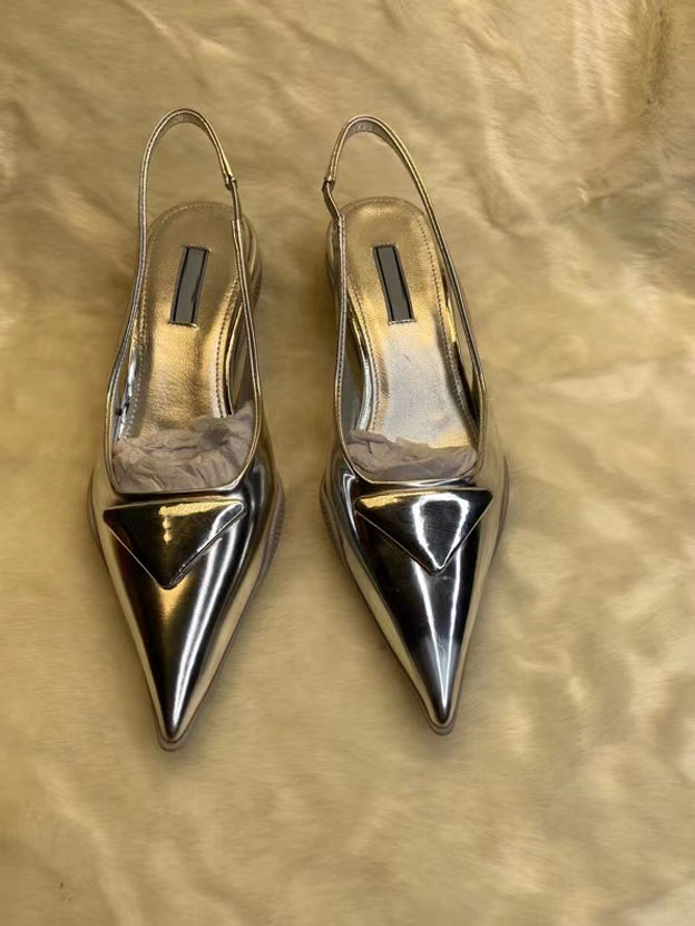 2021 high quality women's sandals designer shoes fashion pointy paint real leather back trip strap snake bottom middle heel 3cm triangle noble 35-41, Orange red
2021 high quality women's sandals designer shoes fashion pointy paint real leather back trip strap snake bottom middle heel 3cm triangle noble 35-41, Orange red