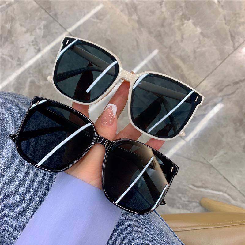 Sunglasses Retro Oversized Square Ladies Big Frame Eyewear Black Fashion Gradient Female Glasses
Sunglasses Retro Oversized Square Ladies Big Frame Eyewear Black Fashion Gradient Female Glasses