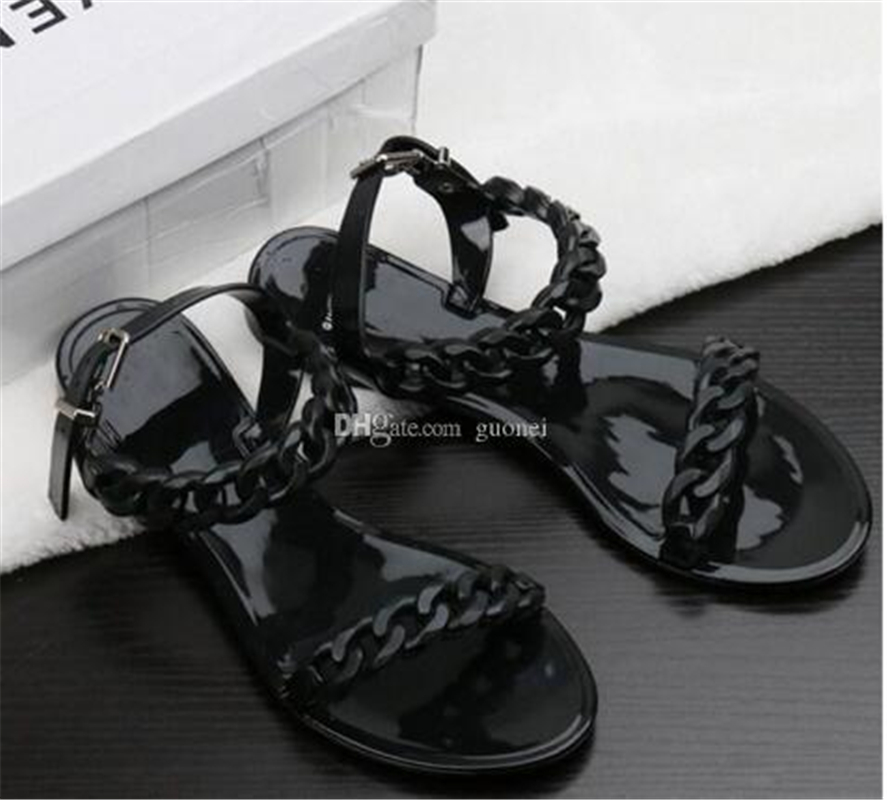 2021 Summer Plastic chain beach shoes candy color jelly sandals flat bottomed out fashion
2021 Summer Plastic chain beach shoes candy color jelly sandals flat bottomed out fashion