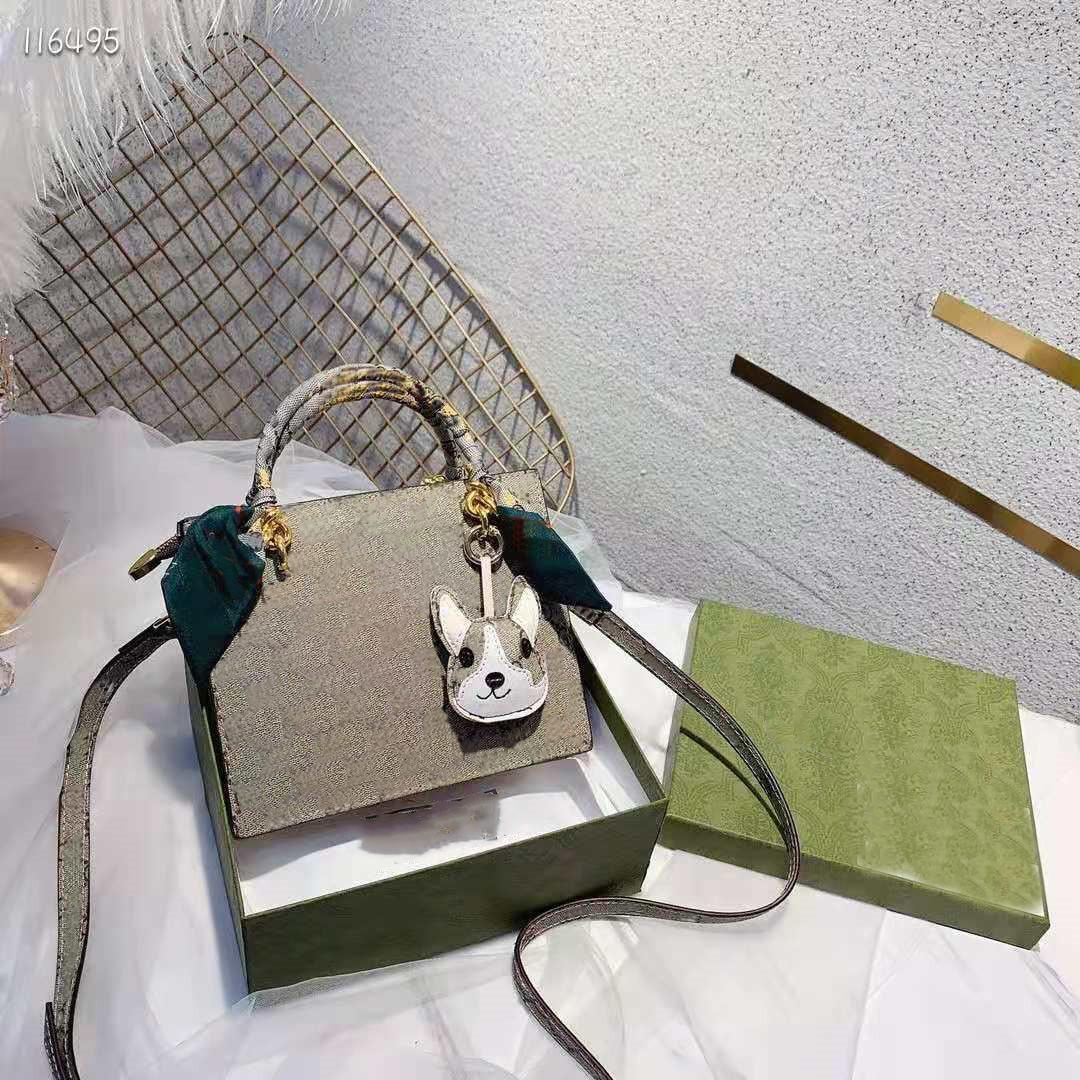 High quality designer's women's portable shoulder bag classic old flower original fabric with gift box
High quality designer's women's portable shoulder bag classic old flower original fabric with gift box