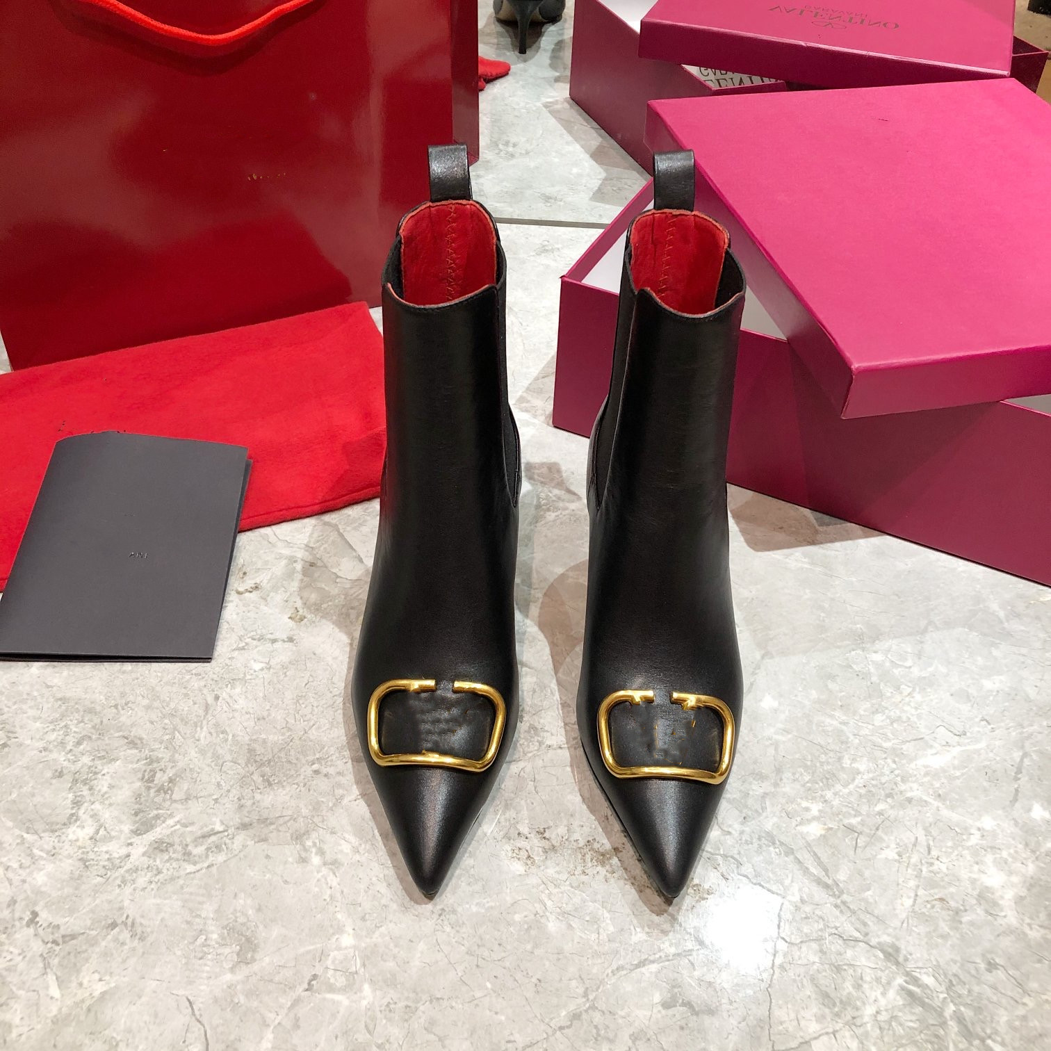Top Quality Fashion Women Leather Boot Shoes Bee Desert Sneakers High heeled Cowboy Black Brown Diamonds Martin Winter Trainers0615, 01
Top Quality Fashion Women Leather Boot Shoes Bee Desert Sneakers High heeled Cowboy Black Brown Diamonds Martin Winter Trainers0615, 01