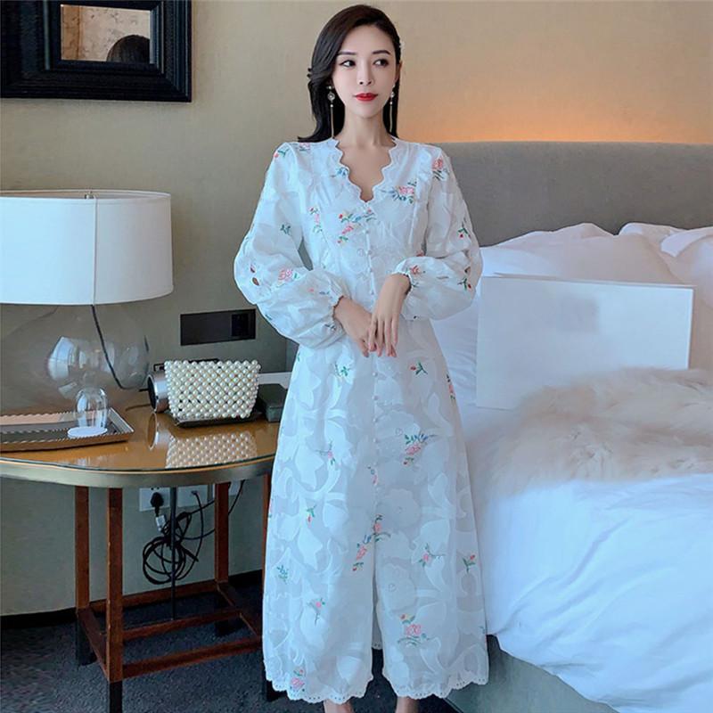 Casual Dresses Fashion 2021 Women Voile Summer Dress V-neck Lantern Sleeve Floral Embroidery Lace Hollow Out White Elegant Long
Casual Dresses Fashion 2021 Women Voile Summer Dress V-neck Lantern Sleeve Floral Embroidery Lace Hollow Out White Elegant Long