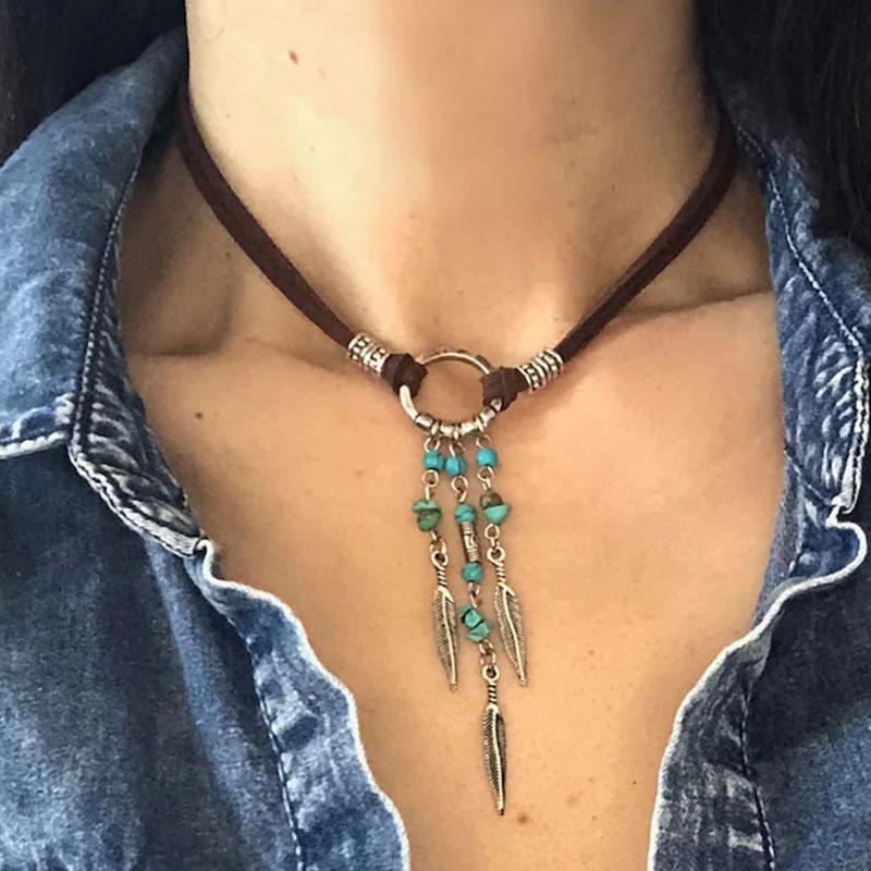 Chokers Boho Style - Small Feather Charms With Brown Faux Suede Cord Necklace That Can Be Worn Long Or As A Choker
Chokers Boho Style - Small Feather Charms With Brown Faux Suede Cord Necklace That Can Be Worn Long Or As A Choker