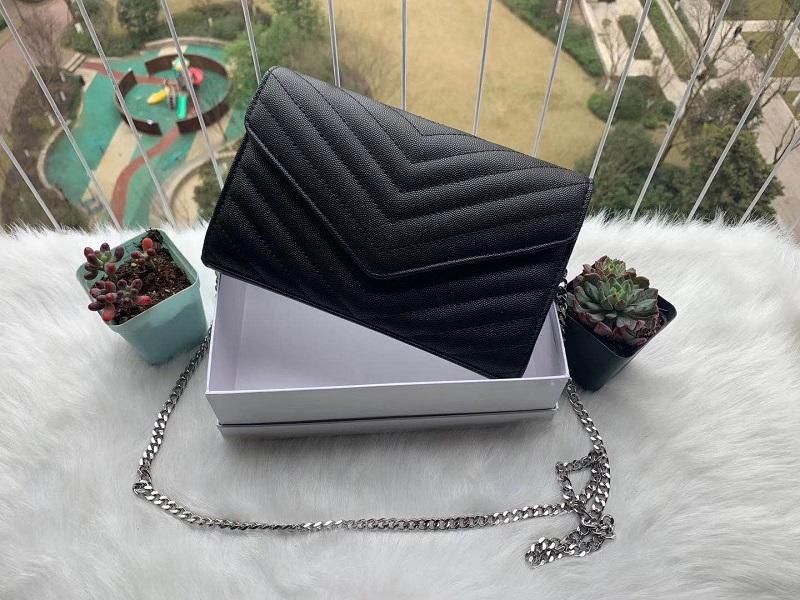 2021 NEW Genuine Leather Handbag Women Chain Bag luxurys designers Bags Ladies clutch Classic Fashion Diagonal
2021 NEW Genuine Leather Handbag Women Chain Bag luxurys designers Bags Ladies clutch Classic Fashion Diagonal