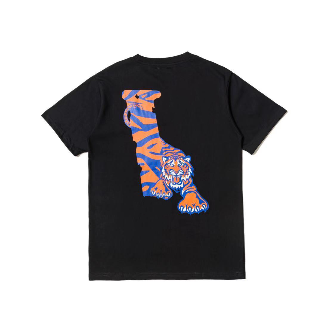 Summer Mens Women Designers T Shirts Loose Tees Fashion Brands Tops Man S Casual Vlones Shirt Luxurys Clothing Street Shorts Sleeve Clothes Tshirts
Summer Mens Women Designers T Shirts Loose Tees Fashion Brands Tops Man S Casual Vlones Shirt Luxurys Clothing Street Shorts Sleeve Clothes Tshirts