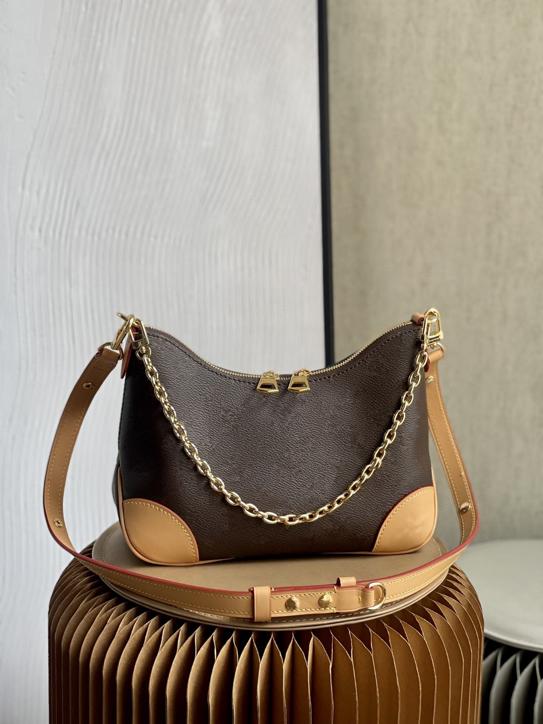 Designer Handbag Women Luxurys Designers Bags Fashion Boulogne Crossbody Bag Shoulder Chain Purse Genuine Leather Lady Totes Clutch High Quality, Black
Designer Handbag Women Luxurys Designers Bags Fashion Boulogne Crossbody Bag Shoulder Chain Purse Genuine Leather Lady Totes Clutch High Quality, Black