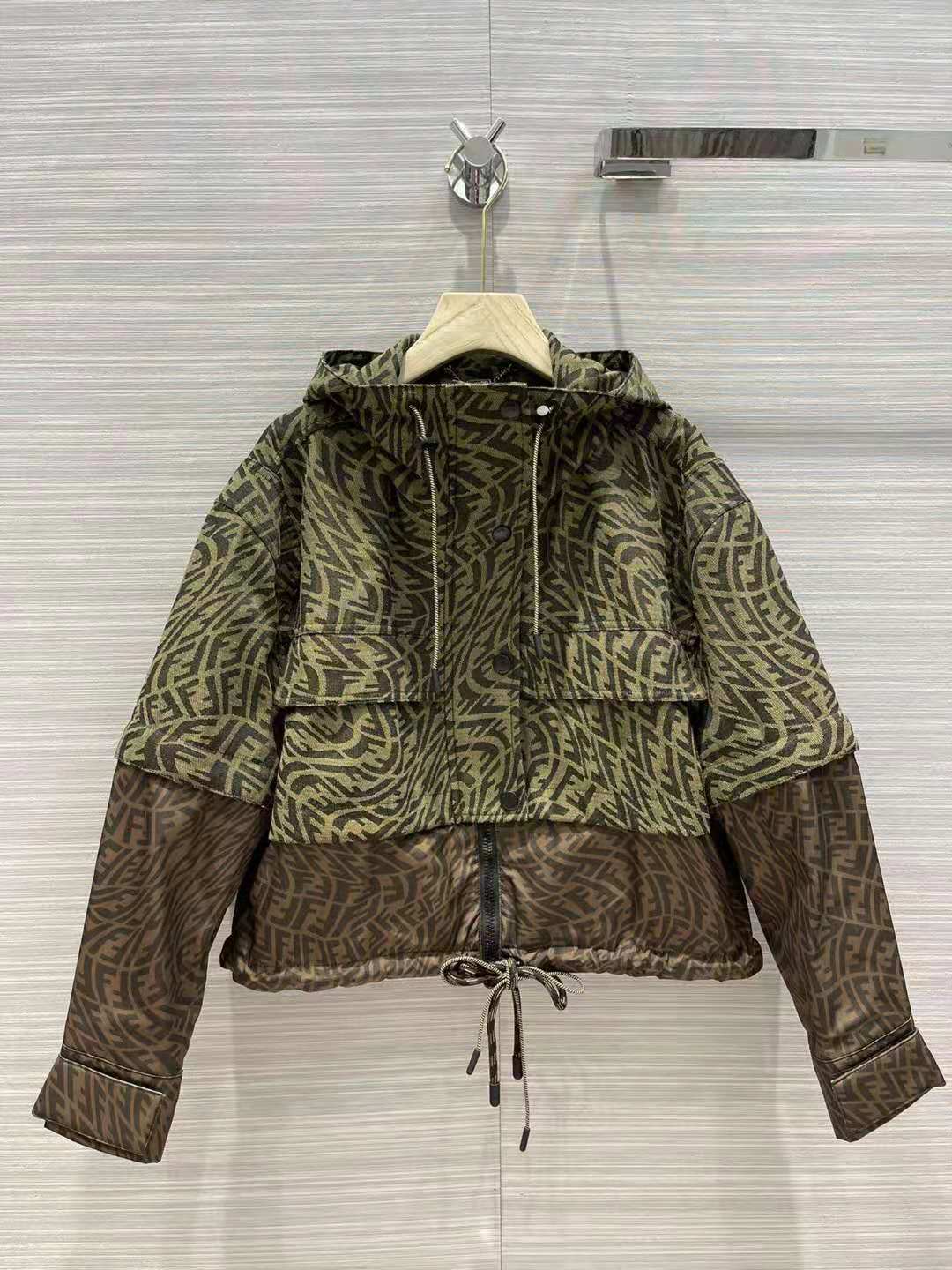 Milan Runway Jackets 2021 Autumn Hooded Long Sleeve Women's coats Designer Brand Same Style Outerwear 0623-1, Picture color
Milan Runway Jackets 2021 Autumn Hooded Long Sleeve Women's coats Designer Brand Same Style Outerwear 0623-1, Picture color