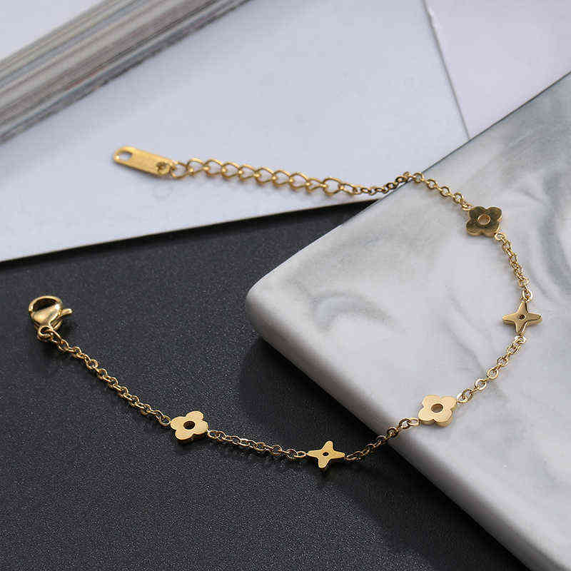 New Design Fashion Stainless Steel Clover Love Four-leaf Lucky Star Bracelet Ipg18k Gold Plated Jewelry, Golden;silver
New Design Fashion Stainless Steel Clover Love Four-leaf Lucky Star Bracelet Ipg18k Gold Plated Jewelry, Golden;silver