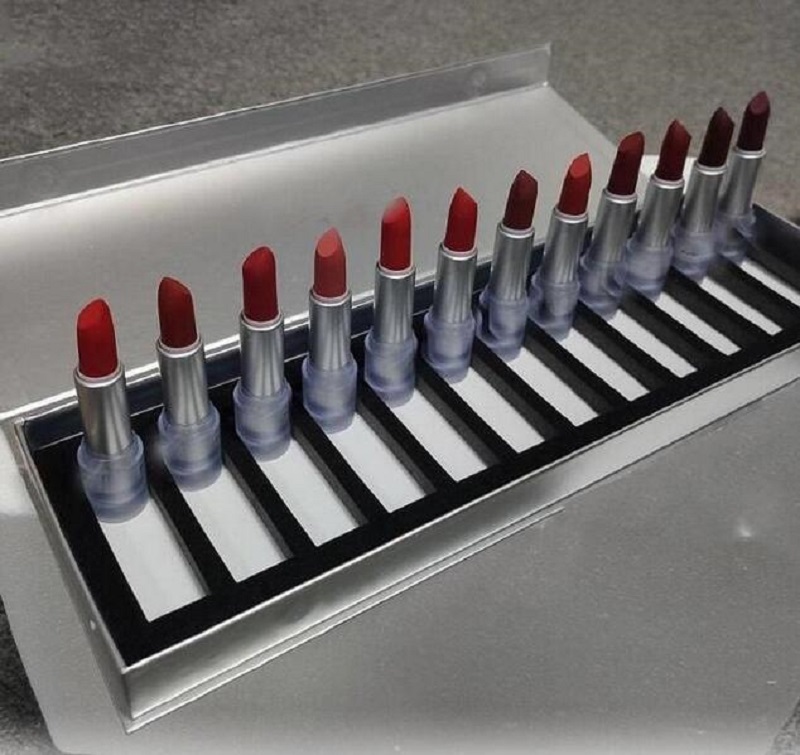 Classics Snow Ball Lipstick Make up lipstick 12 color Matte Lip Gloss transparent tube natural lasting waterproof lip gloss 12 Piece /Set co
Classics Snow Ball Lipstick Make up lipstick 12 color Matte Lip Gloss transparent tube natural lasting waterproof lip gloss 12 Piece /Set co