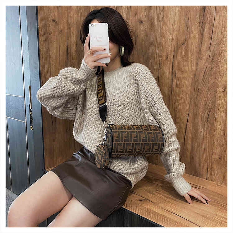 winter new style messenger bag wide shoulder belt simple cylinder pillow flower Boston women's Purse_Outlet_TLV6, Picture color
winter new style messenger bag wide shoulder belt simple cylinder pillow flower Boston women's Purse_Outlet_TLV6, Picture color