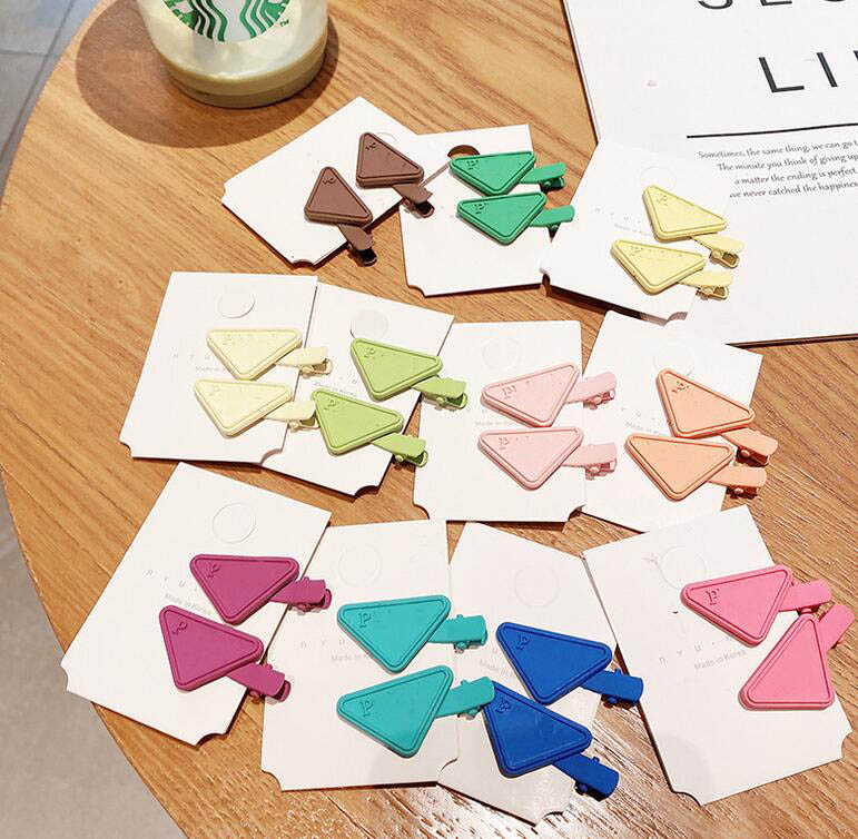 Candy Color Triangle P Hair Clip with Letter Pattern Women Girl Triangle Designer Hairpin Barrettes Fashion Hair Accessories High Quality
Candy Color Triangle P Hair Clip with Letter Pattern Women Girl Triangle Designer Hairpin Barrettes Fashion Hair Accessories High Quality