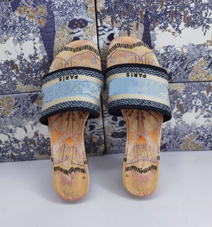 2022 Fashion Women Slides Winter Brand Slippers Warm Comfortable Fuzzy Girl Flip Flops Slippers 5CM, 03
2022 Fashion Women Slides Winter Brand Slippers Warm Comfortable Fuzzy Girl Flip Flops Slippers 5CM, 03