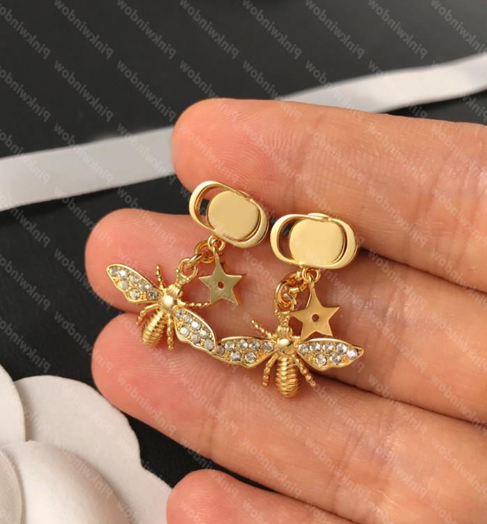 2021 Women Earings Fashion Jewelry Pearls womens Luxurys Designers Earrings Studs Pearl Earrings D Designer Earring Silver Boucles 22 2104161L
2021 Women Earings Fashion Jewelry Pearls womens Luxurys Designers Earrings Studs Pearl Earrings D Designer Earring Silver Boucles 22 2104161L