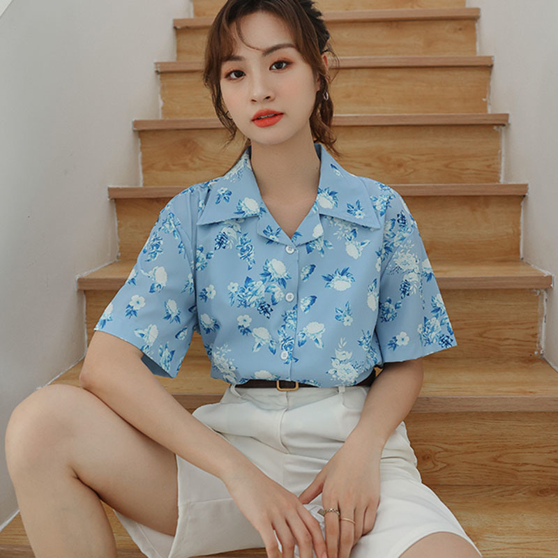 Lucyever Summer Vintage Printing Blue Shirts Women Fashion Short Sleeves Button Shirts Woman Loose Turndown Collar Tops 210521
Lucyever Summer Vintage Printing Blue Shirts Women Fashion Short Sleeves Button Shirts Woman Loose Turndown Collar Tops 210521