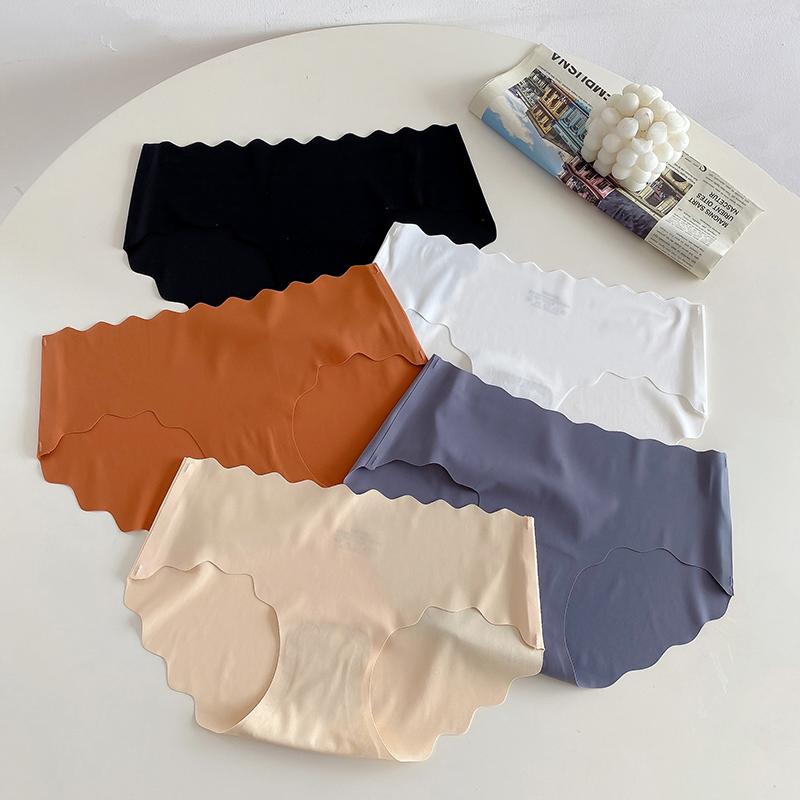 Women's Panties Wavy Cut Ice Silk Breathable Comfortable Summer Cool Women Flexible Knickers Solid Color, Black
Women's Panties Wavy Cut Ice Silk Breathable Comfortable Summer Cool Women Flexible Knickers Solid Color, Black