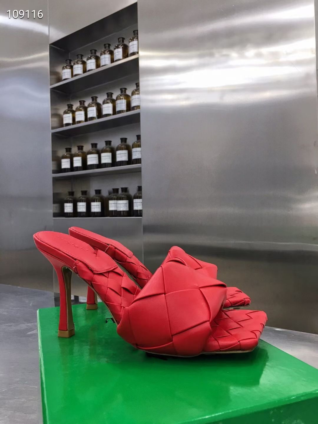 woman slipper fashion Beach Thick bottom slippers platform Alphabet lady Sandals Leather High heel slides slippers shoe sx0401, Black
woman slipper fashion Beach Thick bottom slippers platform Alphabet lady Sandals Leather High heel slides slippers shoe sx0401, Black