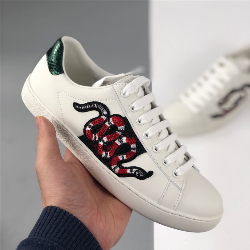 Men Women Sneaker Casual Shoes Top Quality Snake Chaussures Leather Sneakers Ace Bee Embroidery Stripes Shoe Walking Sports Trainers Tiger, 3 no box
Men Women Sneaker Casual Shoes Top Quality Snake Chaussures Leather Sneakers Ace Bee Embroidery Stripes Shoe Walking Sports Trainers Tiger, 3 no box