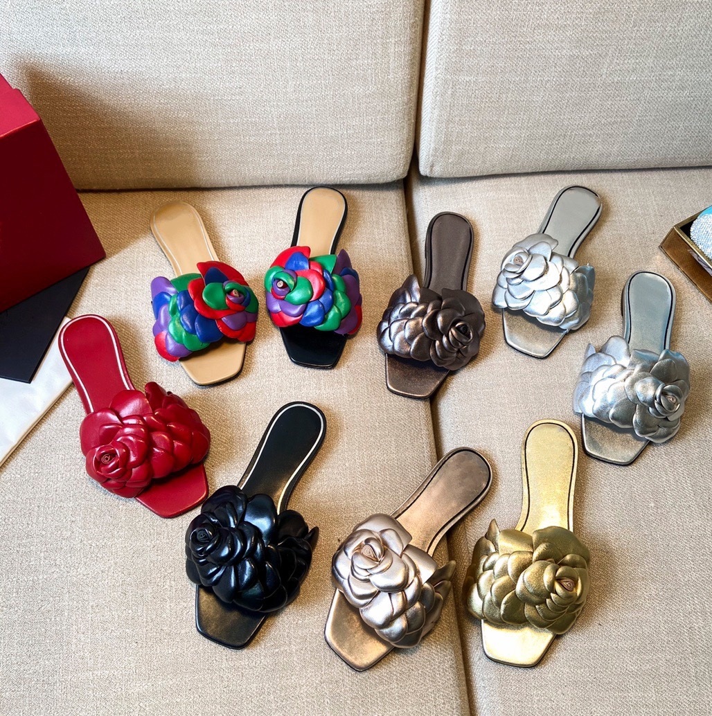 Luxury Fashion Lady Slipper , high quality sheepskin leather Flower Slippers. Many colors Flat heel & Middle heels Shoes for Summer. Genuine leathers Sole sandals, Gold
Luxury Fashion Lady Slipper , high quality sheepskin leather Flower Slippers. Many colors Flat heel & Middle heels Shoes for Summer. Genuine leathers Sole sandals, Gold