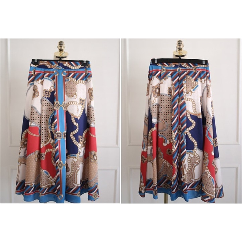 Summer Two Piece Set Women Halter V Neck Spaghetti Strap Top + Long Skirt Satin Silk Fashion Chains Print Suit 210519