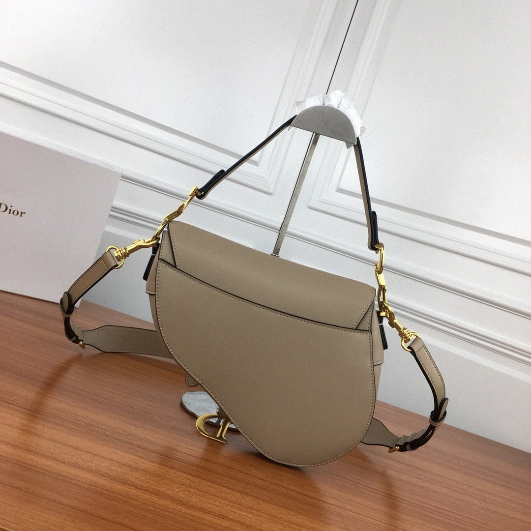 Handbag Matte mini Saddle Bags Women Luxurys Designers 2021 fashion letter shoulder high quality genuine leather Messenger bag Designer crossbody W0Kl#
Handbag Matte mini Saddle Bags Women Luxurys Designers 2021 fashion letter shoulder high quality genuine leather Messenger bag Designer crossbody W0Kl#
