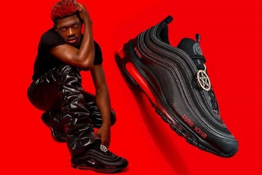Nas X Satan 97 mens running Shoes fashion 97s luke men women trainers sports sneakers WITH SOCKS TAGS, Box
Nas X Satan 97 mens running Shoes fashion 97s luke men women trainers sports sneakers WITH SOCKS TAGS, Box