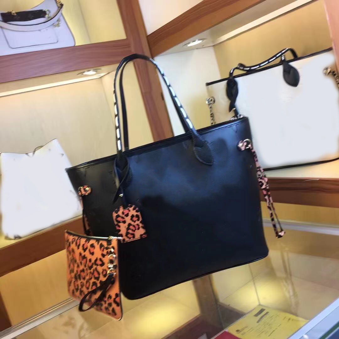 High quality leather fashion Empreinte Wild at Heart classic handbags Leopard print for women purse totes with pouch wallet woman shopping s
High quality leather fashion Empreinte Wild at Heart classic handbags Leopard print for women purse totes with pouch wallet woman shopping s