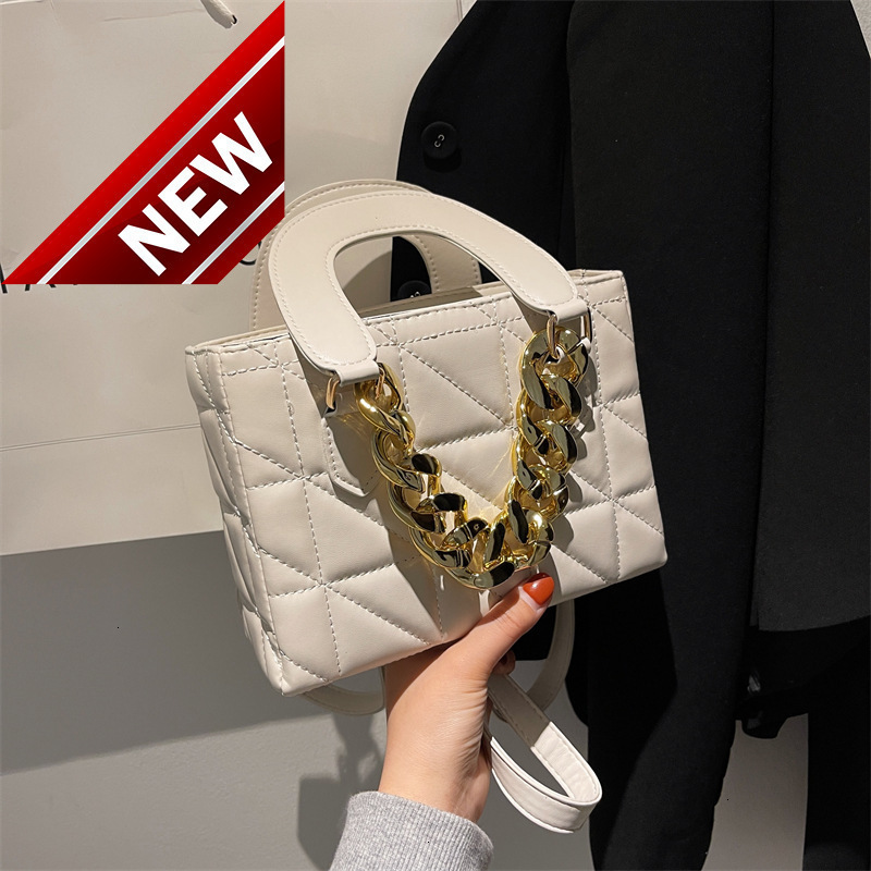 Live Broadcast Pu Women's Bag 2022 New Fashion Composite Versatile Princess Messenger Handbag, White
Live Broadcast Pu Women's Bag 2022 New Fashion Composite Versatile Princess Messenger Handbag, White