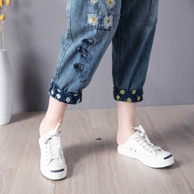 9260 Women Summer Fashion Elastic High Waist Floral Embroidery Patchwork Retro Ankle Length Denim Pant Female Casual Loose Jeans 210922