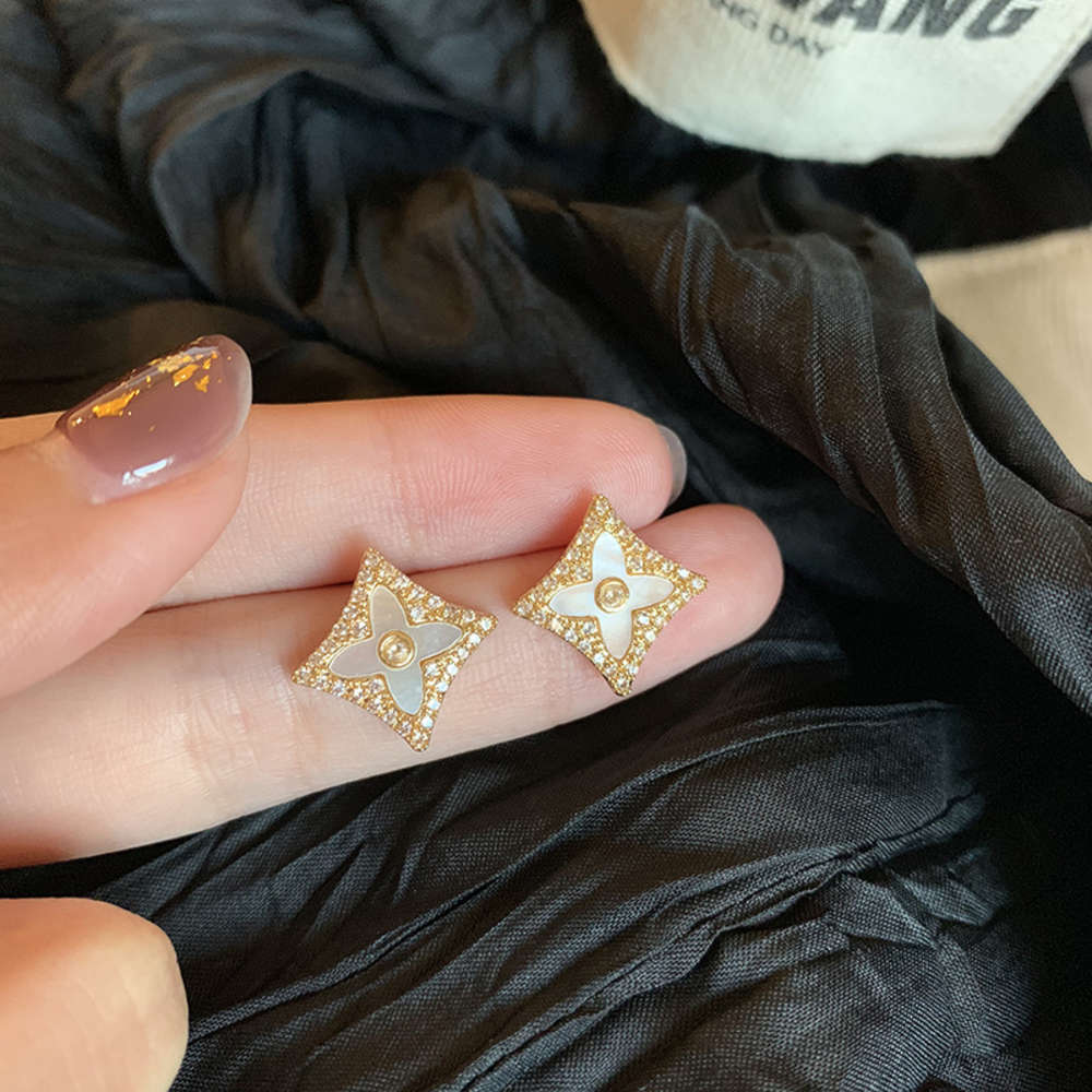 monthly sales of 1000 + diamond tetraphyllum fritillaria thunbergii silver needle real gold electroplating earrings, Black
monthly sales of 1000 + diamond tetraphyllum fritillaria thunbergii silver needle real gold electroplating earrings, Black