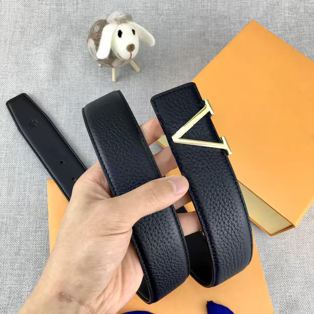 Fashion Men Women Belt With 3 Colors Buckle Leather High Quality Luxury Belts Designers H Waistband With Box 21092301W, Black;brown
Fashion Men Women Belt With 3 Colors Buckle Leather High Quality Luxury Belts Designers H Waistband With Box 21092301W, Black;brown