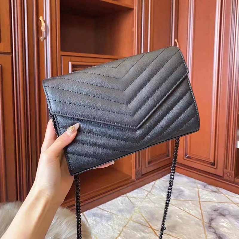 Genuine leather shoulder bag handbag comes with boxed WOC chain. Ladies luxury fashion designer bags. Classic high-quality girl handbags in hand
Genuine leather shoulder bag handbag comes with boxed WOC chain. Ladies luxury fashion designer bags. Classic high-quality girl handbags in hand