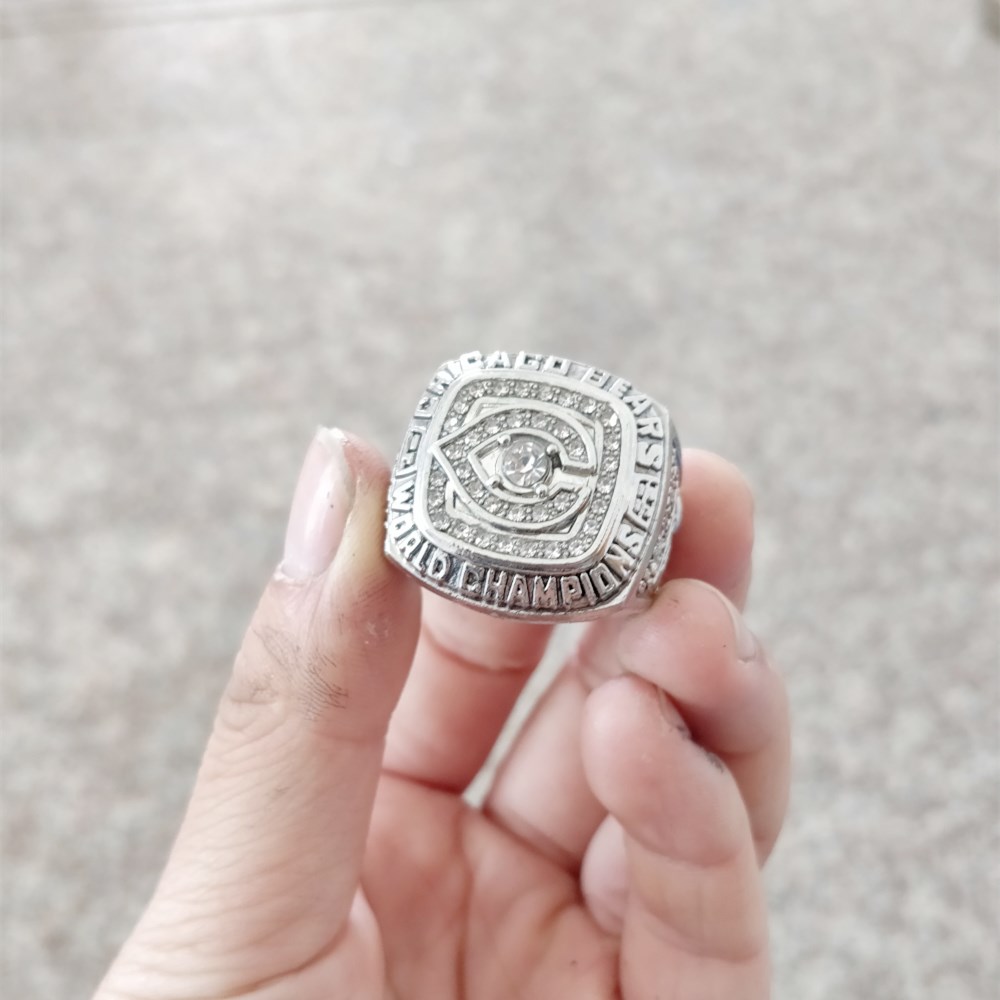 Wholesale Chicago 1985 Bear s World Championship Ring fashion Gifts from fans and friends leather Bag Parts & Accessories
Wholesale Chicago 1985 Bear s World Championship Ring fashion Gifts from fans and friends leather Bag Parts & Accessories