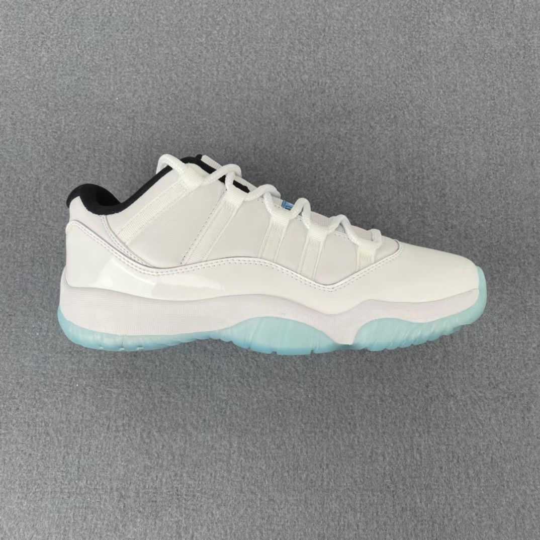 2021 Authentic 11 Legend Blue Low Men Women Outdoor Shoes AV2187-117 Real Carbon Fiber Sports Sneakers With Original Box
2021 Authentic 11 Legend Blue Low Men Women Outdoor Shoes AV2187-117 Real Carbon Fiber Sports Sneakers With Original Box