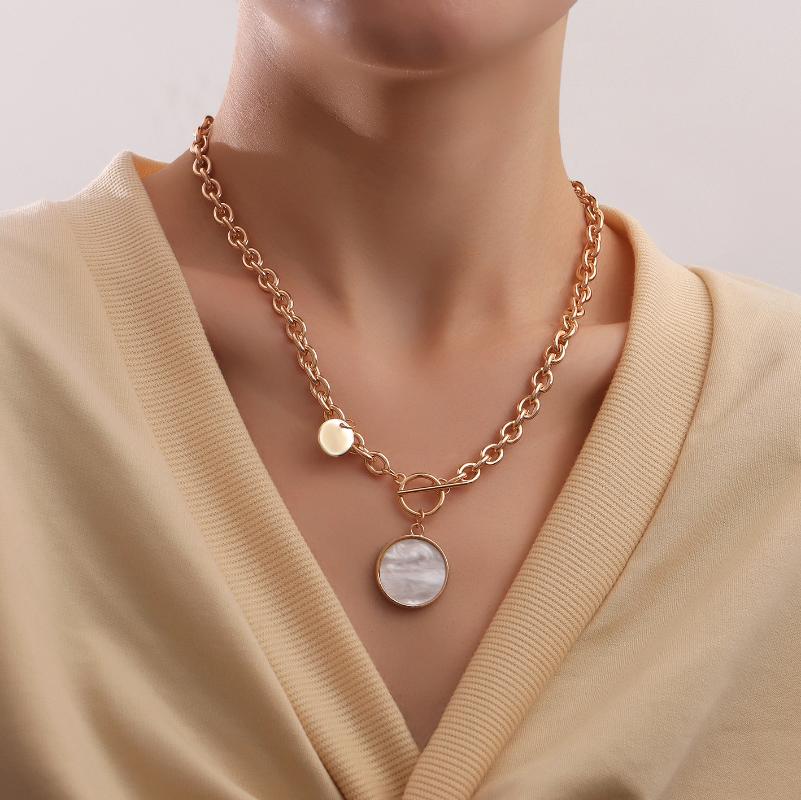 Chains Ingemark Unique White Shell Coin Pendant Choker Necklace For Women Collares Wedding Vintage OT Buckle Chain Gothic Punk Jewelry, Silver
Chains Ingemark Unique White Shell Coin Pendant Choker Necklace For Women Collares Wedding Vintage OT Buckle Chain Gothic Punk Jewelry, Silver