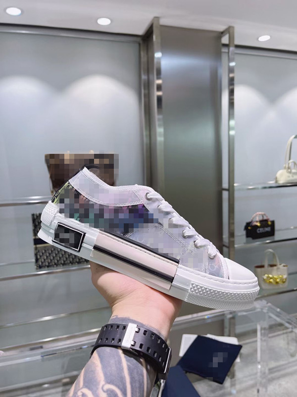 Fashion 21SS oblique printing platform high-quality men's and women's triple retro shoes, shoe size 35-46 MJKJJm001
Fashion 21SS oblique printing platform high-quality men's and women's triple retro shoes, shoe size 35-46 MJKJJm001