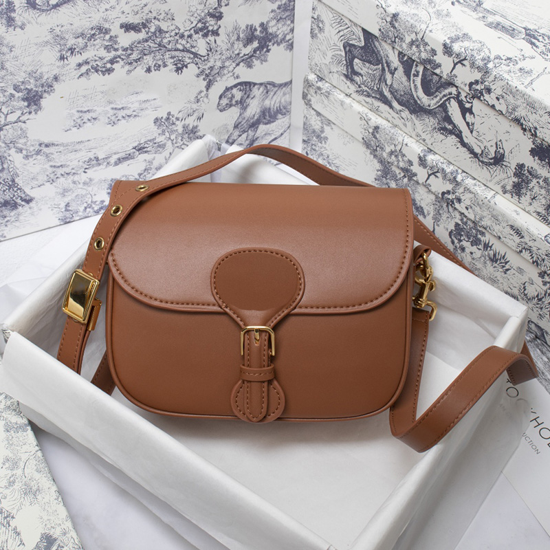 Wholesale Fashion D Women's Shoulder Bag Chain Crossbody Leather Handbag Shell Purse Cosmetics Tote Bags AFR, White
Wholesale Fashion D Women's Shoulder Bag Chain Crossbody Leather Handbag Shell Purse Cosmetics Tote Bags AFR, White