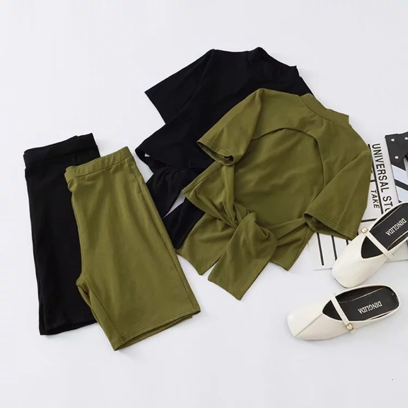 Women's Tracksuits selling front and back two wear hollow lace up short sleeve T-shirt + high waist elastic slim pants sports suit women fashion, Gray
Women's Tracksuits selling front and back two wear hollow lace up short sleeve T-shirt + high waist elastic slim pants sports suit women fashion, Gray
