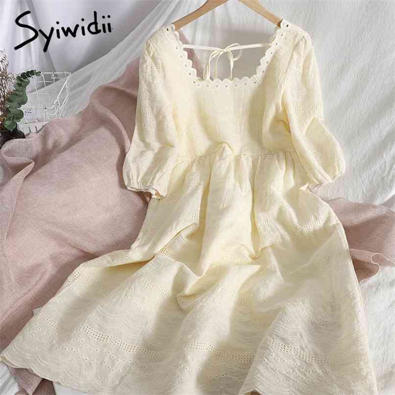 Fashion Hook Flower Hollow High Waist Dresses Women Bow Lace Up Puff Sleeve Square Collar A-line Clothing Summer 210607, Beige
Fashion Hook Flower Hollow High Waist Dresses Women Bow Lace Up Puff Sleeve Square Collar A-line Clothing Summer 210607, Beige