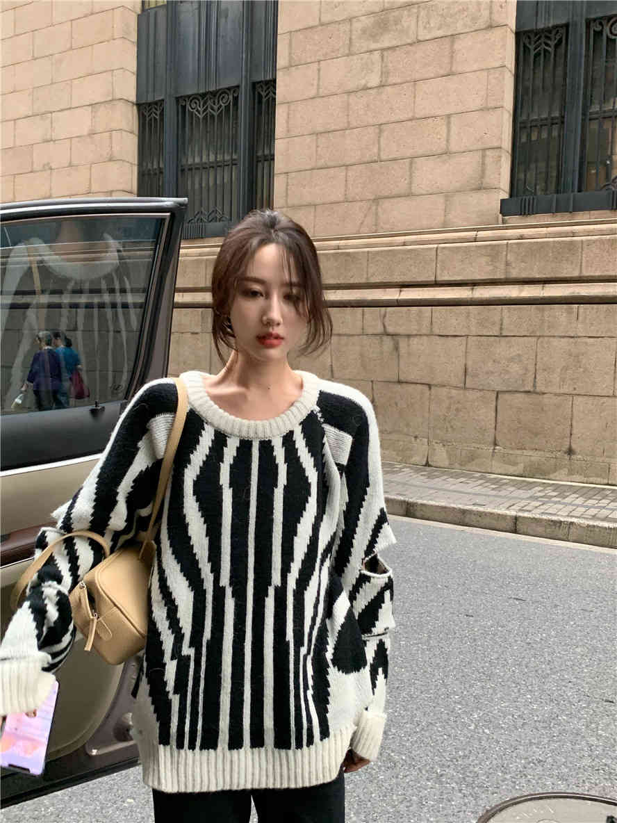 Vintage Zebra Striped Knitted Pullover Sweater Women Autumn Winter Long Puff Sleeve Hole Jumpers Ladies Tops 210506