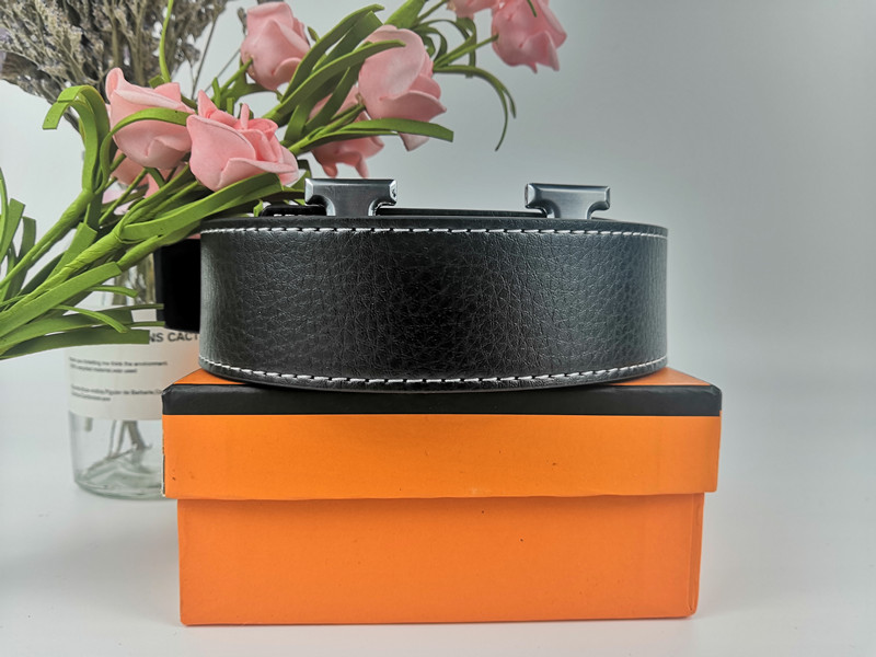 The 2021 Classic Belt is a multi-color optional top quality men's women's design, stylish and simple to match, Blue
The 2021 Classic Belt is a multi-color optional top quality men's women's design, stylish and simple to match, Blue