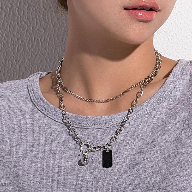 Pendant Necklaces Double Layer Fashion Geometric Square Circle Shape Beads Thick Chain Necklace Women Personality Clavicle
Pendant Necklaces Double Layer Fashion Geometric Square Circle Shape Beads Thick Chain Necklace Women Personality Clavicle