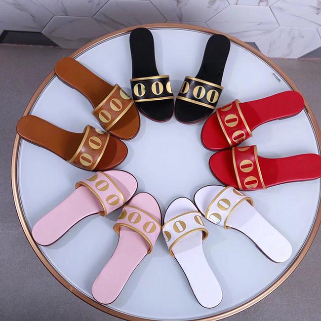 5 colors Large size 36-42 beach letter slippers Classic Flat woman Summer lady Cartoon Big Head Leather Hotel Bath fashion shoes
5 colors Large size 36-42 beach letter slippers Classic Flat woman Summer lady Cartoon Big Head Leather Hotel Bath fashion shoes