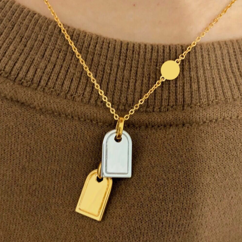 ZB008YX Classic Fashion Brand Gold Silver 2colors Tags Pendants Sexy Clavicle Chain Pendant Necklace Bracelet with Gift Box
ZB008YX Classic Fashion Brand Gold Silver 2colors Tags Pendants Sexy Clavicle Chain Pendant Necklace Bracelet with Gift Box