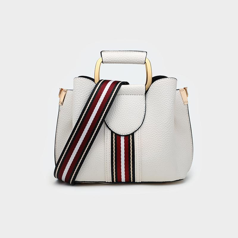 Women's Bag Fashion All-match One-shoulder Messenger Portable Bucket Large-capacity Shopping Shoulder Bags
Women's Bag Fashion All-match One-shoulder Messenger Portable Bucket Large-capacity Shopping Shoulder Bags