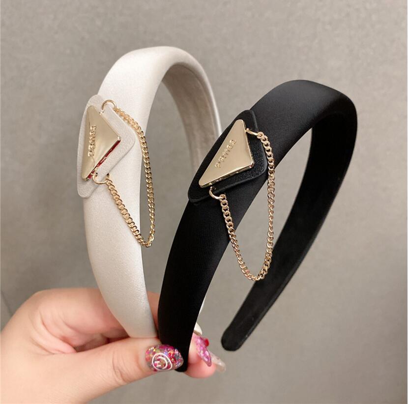 Korean simple fashion letter headband retro increased black sponge take-out temperament girl headdress high quality fast delivery
Korean simple fashion letter headband retro increased black sponge take-out temperament girl headdress high quality fast delivery