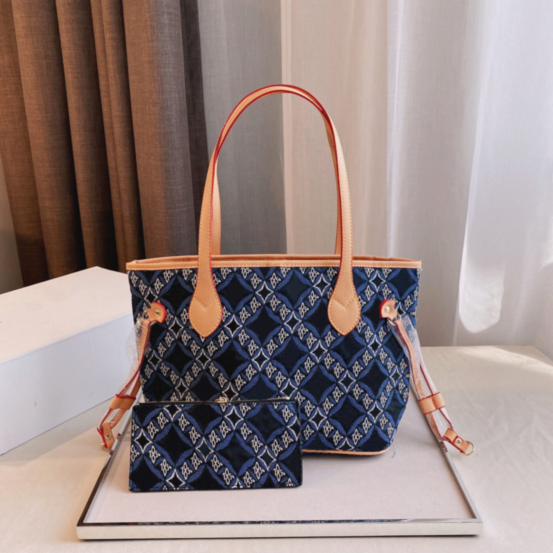 Denim canvas tie-dye fashion lady shopping bag large capacity luxury design handbag with wallet 2021 best-selling female bags foldable size:27*13*22
Denim canvas tie-dye fashion lady shopping bag large capacity luxury design handbag with wallet 2021 best-selling female bags foldable size:27*13*22